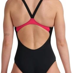Arena Graphic V Back One Piece Swimsuit Women, noir 13 Arena Graphic V Back One Piece Swimsuit Women, noir -Natation Femme Soldes arena graphic v back one piece swimsuit women black freak rose 6