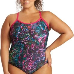 Arena Mountains Texture Light Drop Back Swimsuit Plus Women, noir/Multicolore 13 Arena Mountains Texture Light Drop Back Swimsuit Plus Women, noir/Multicolore -Natation Femme Soldes arena mountains texture light drop back swimsuit plus women freak rose multi 6