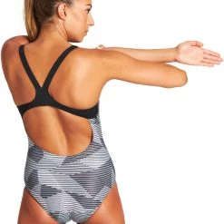 Arena Striped Geo Pro Back One Piece Swimsuit Women, Multicolore 13 Arena Striped Geo Pro Back One Piece Swimsuit Women, Multicolore -Natation Femme Soldes arena striped geo pro back one piece swimsuit women black multi 6