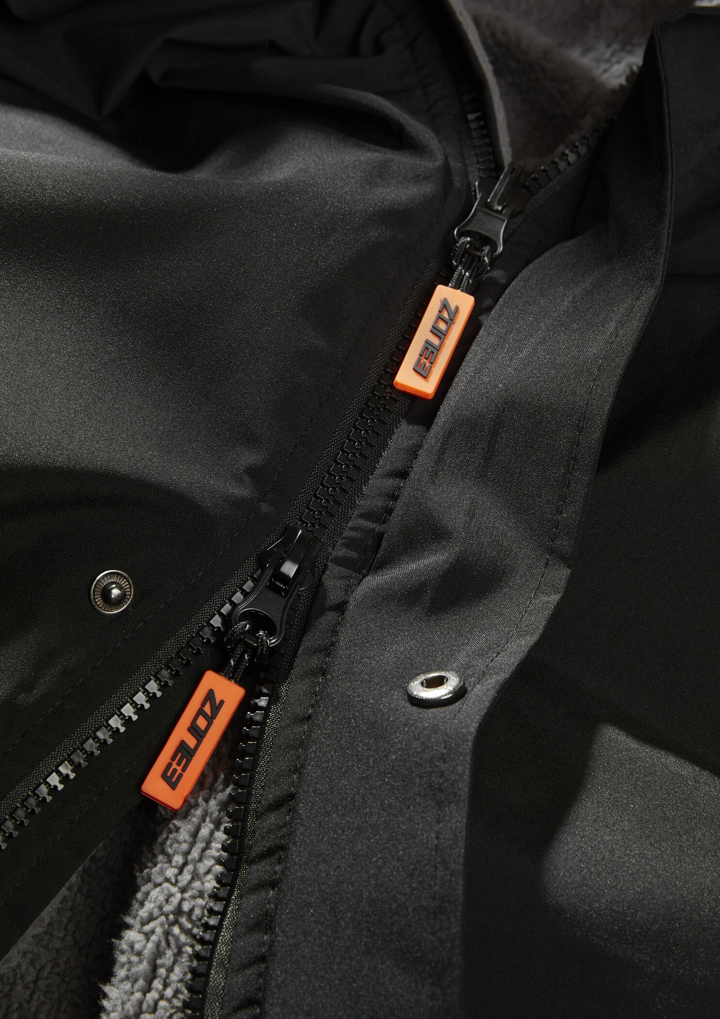 Zone3 Oversized Polar Fleece Parka Robe, noir/orange 8 Zone3 Oversized Polar Fleece Parka Robe, noir/orange – Image 6